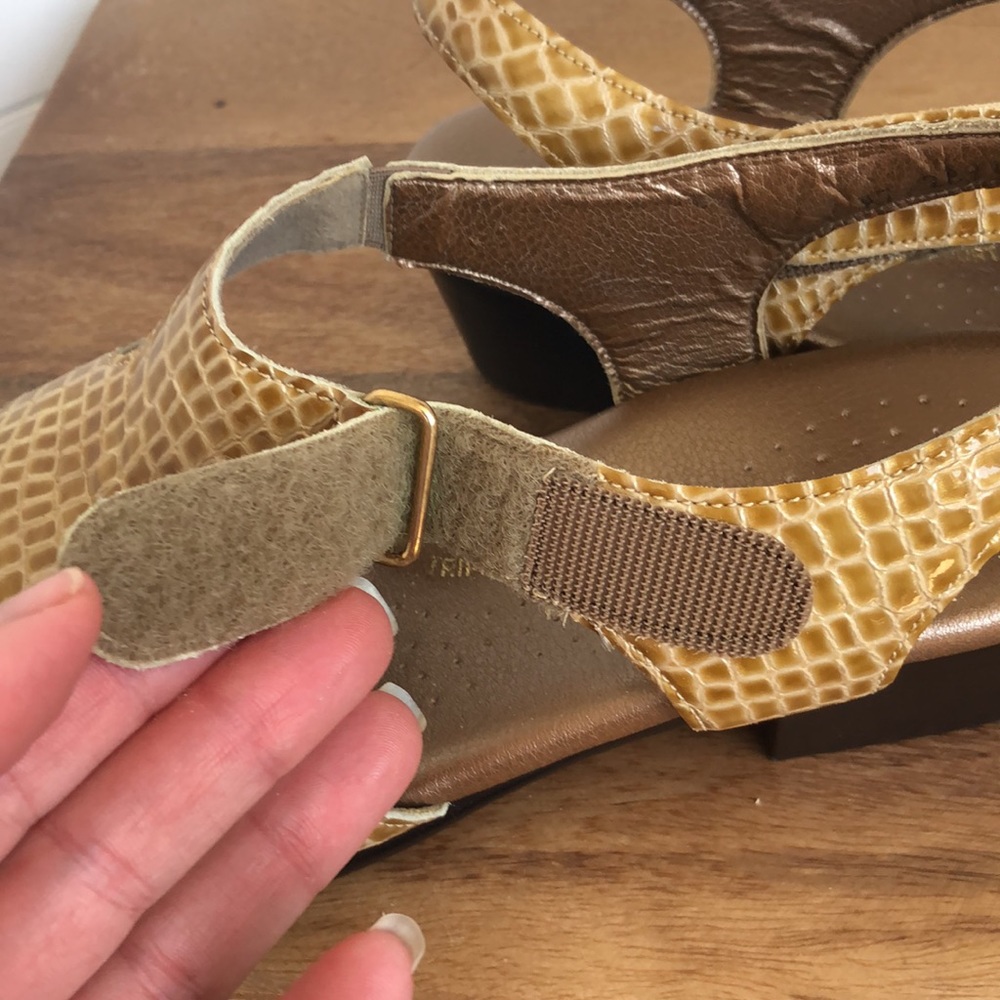 SAS Suntimer Croc Embossed Sandals - Picture 13 of 17